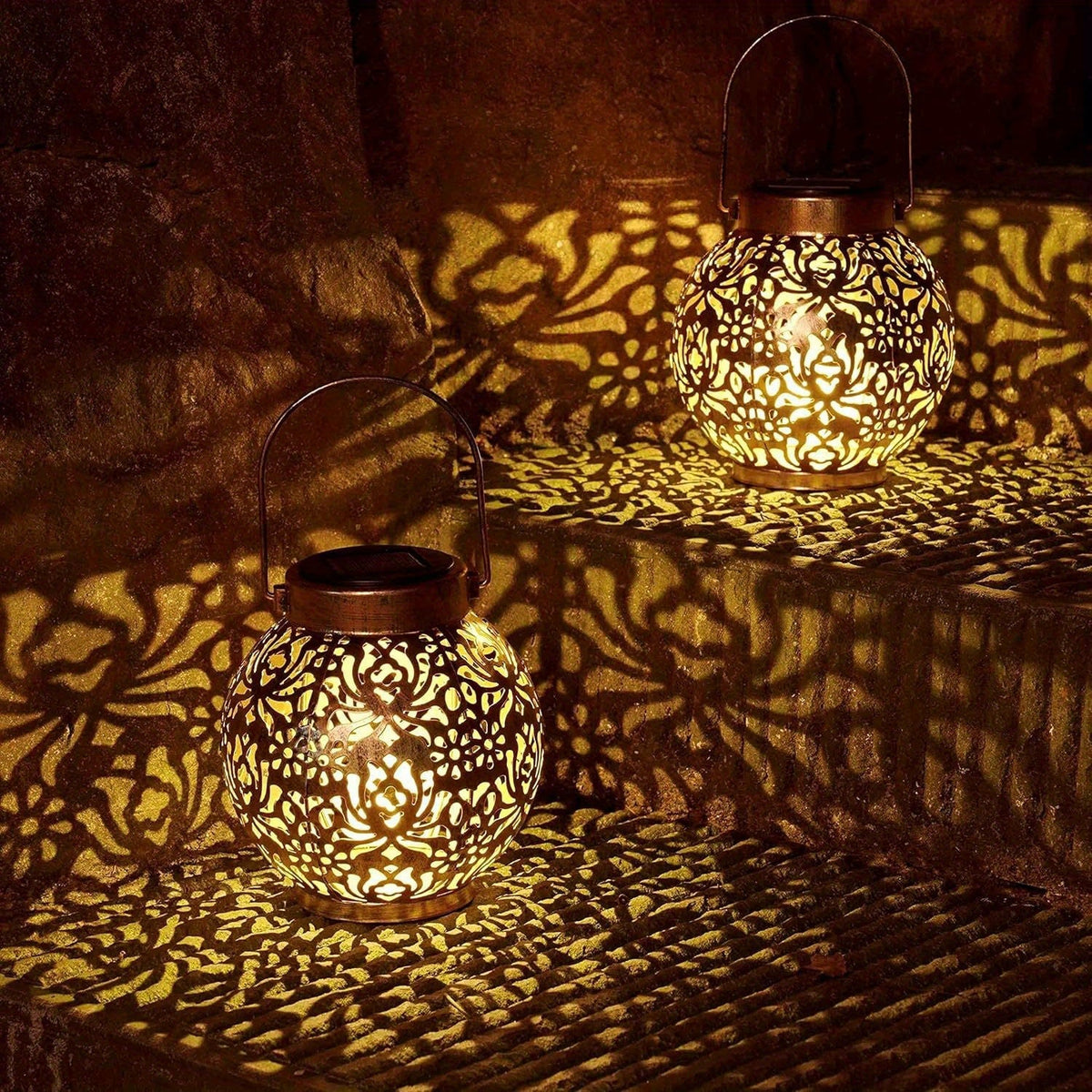 Solar Metal Lantern Outdoor Garden Decor Light
